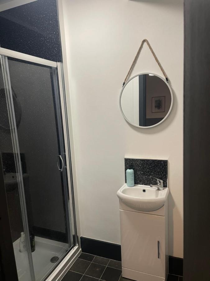 Elegant Studio1 Netflix Bathroom Close To Beach Swansea Bagian luar foto