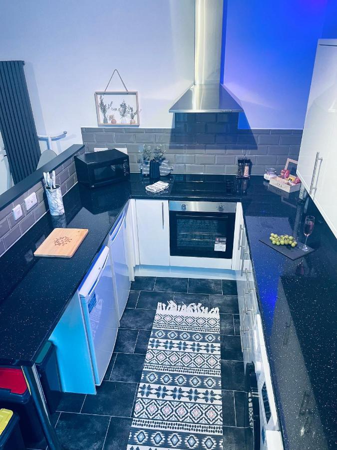 Elegant Studio1 Netflix Bathroom Close To Beach Swansea Bagian luar foto