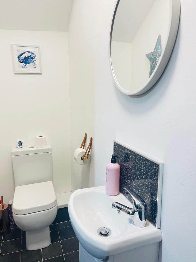 Elegant Studio1 Netflix Bathroom Close To Beach Swansea Bagian luar foto