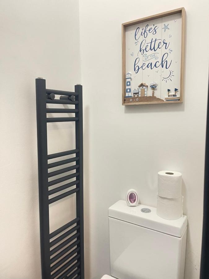 Elegant Studio1 Netflix Bathroom Close To Beach Swansea Bagian luar foto